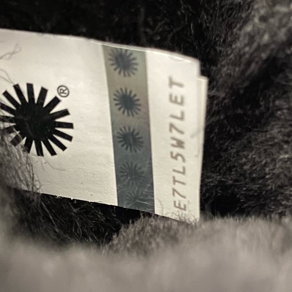 UGG Classic Short Boots Kid’s 6 (Fits Women’s 8) NWOB - Picture 14 of 15